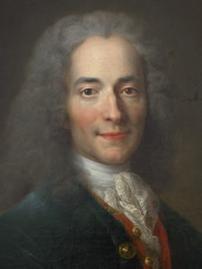 Retrato François-Marie Arouet - pseudônimo Voltaire - Par Nicolas de Largillière — Œuvres dérivées de ce fichier : Voltaire-2008-11-24.jpg http://www.deism.com/images/Voltaire.jpg (old image: From en wikipedia), Domaine public, https://commons.wikimedia.org/w/index.php?curid=23942